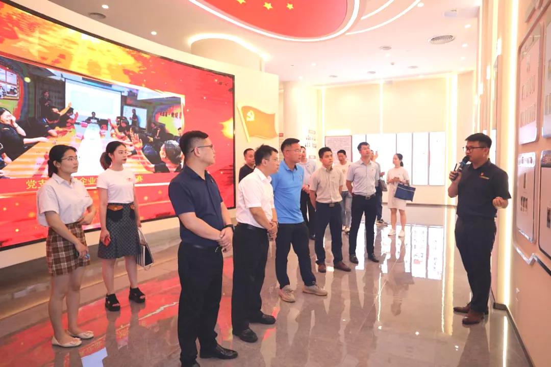 紅色中庭 | 市委組織部研究室到集團(tuán)講黨史，搭橋梁，促黨建