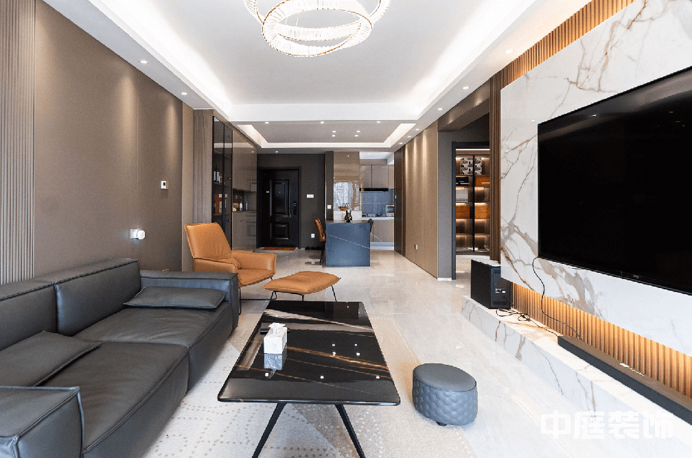 黃有斌：翡翠時光&mdash;&mdash;精工、材質(zhì)打造現(xiàn)代新輕奢生活