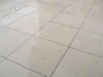 裝修百科解答 客廳地磚要不要留縫？