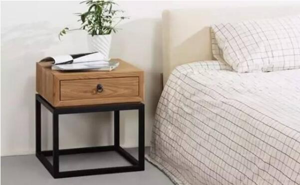 房子裝修完，買了床，床頭柜該如何選擇？